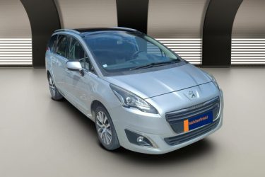 PEUGEOT 5008 2015