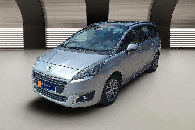 PEUGEOT 5008 2015