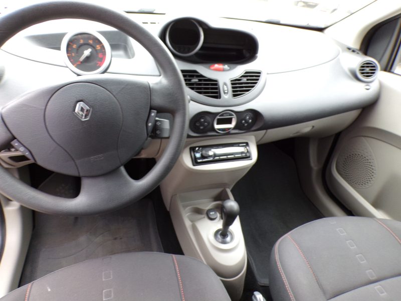 RENAULT TWINGO II 2008