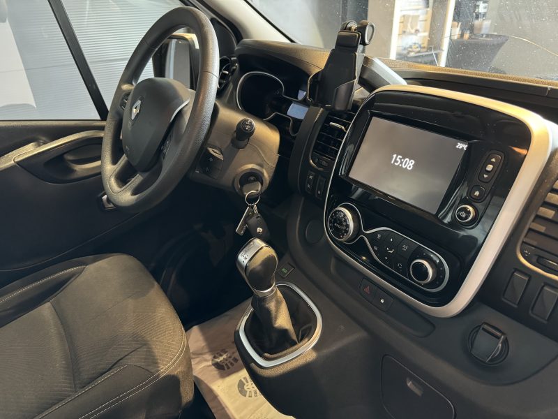 RENAULT TRAFIC  2019