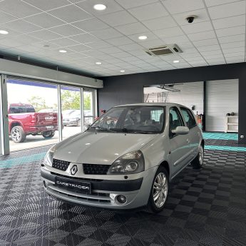 RENAULT CLIO II 1.6 16V 107cv Initiale Paris