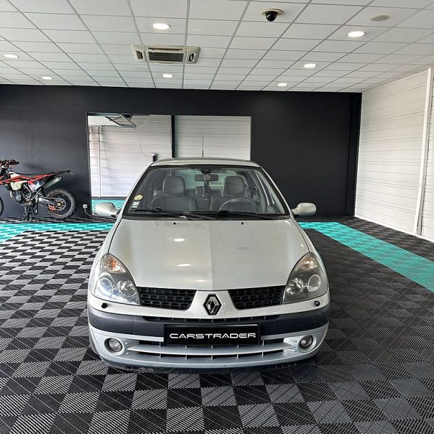 RENAULT CLIO II 1.6 16V 107cv Initiale Paris