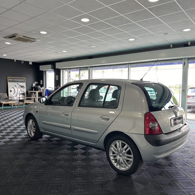 RENAULT CLIO II 1.6 16V 107cv Initiale Paris