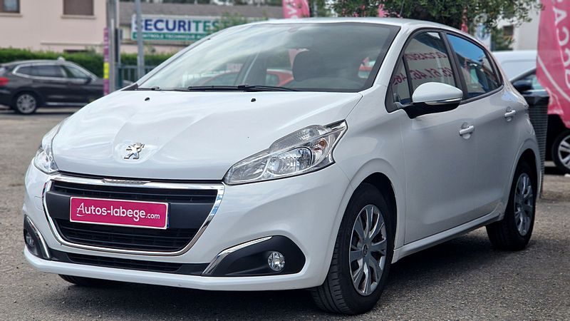 PEUGEOT 208  2018