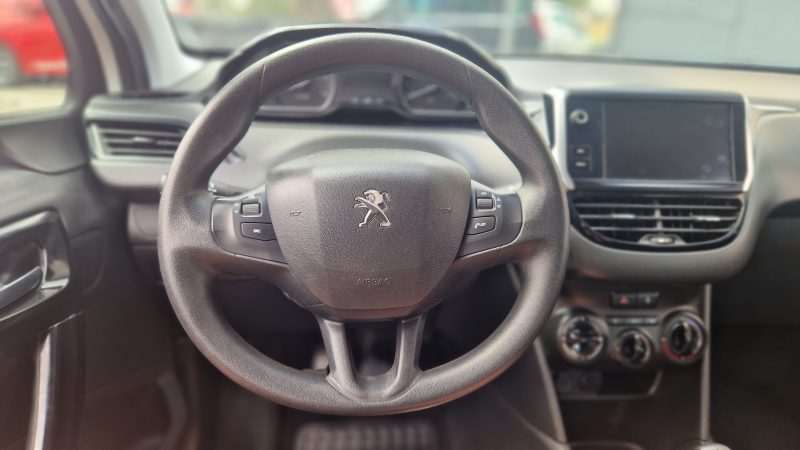 PEUGEOT 208  2018