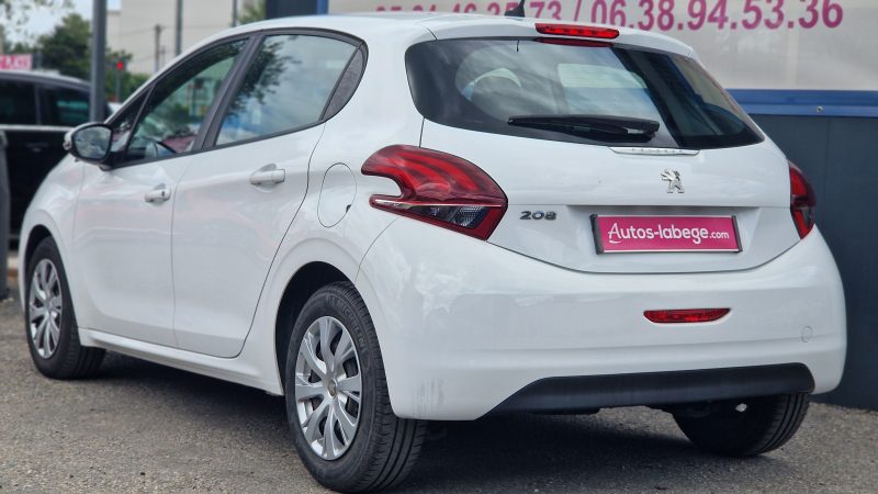 PEUGEOT 208  2018