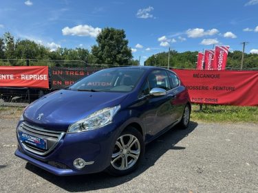 PEUGEOT 208 1.2 VTi Allure 2012