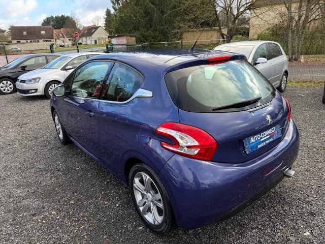 PEUGEOT 208 1.2 VTi Allure 2012 - 43287 KM