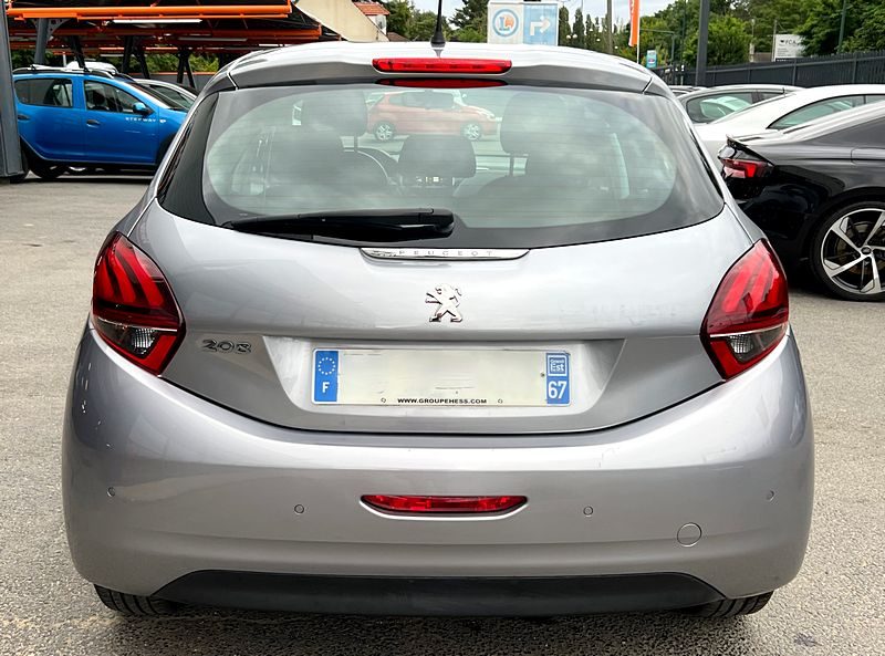 PEUGEOT 208 PHASE 2 1.5 BLUE HDI 100 Cv ECRAN GPS APPLE CARPLAY & ANDROID BVM6 - GARANTIE 1 AN