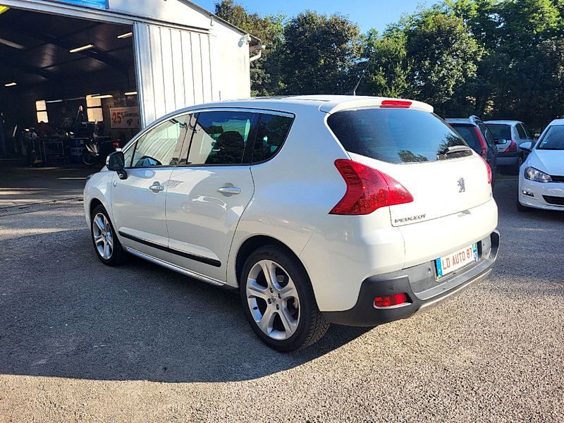 PEUGEOT 3008 Monospace 2013