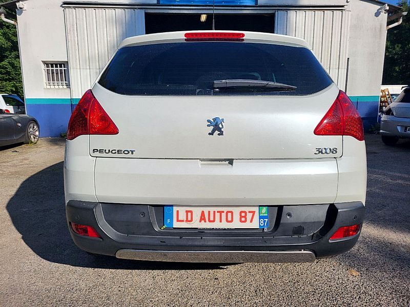 PEUGEOT 3008 Monospace 2013