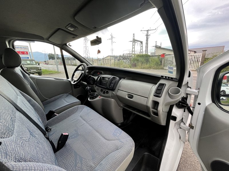 RENAULT TRAFIC 2005