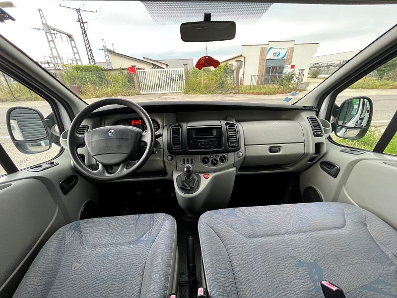 RENAULT TRAFIC 2005