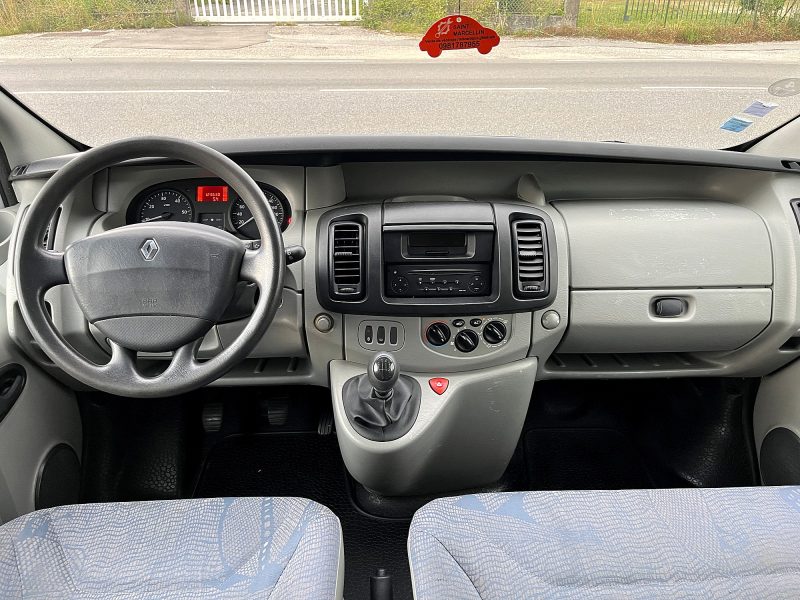 RENAULT TRAFIC 2005