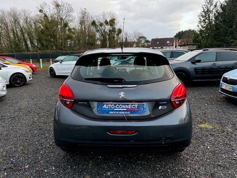 PEUGEOT 208 1.2 e-VTi Active 2016 - 61611 KM