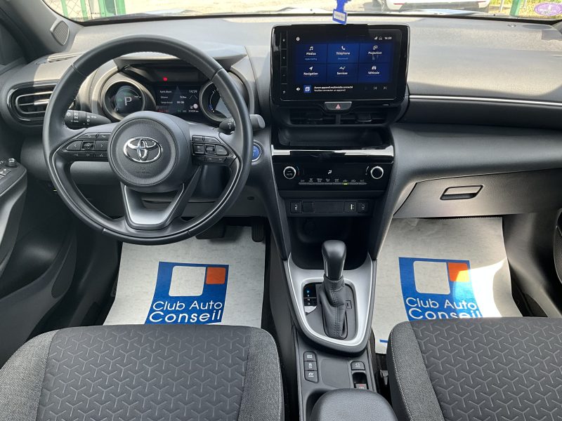 TOYOTA YARIS CROSS 2023