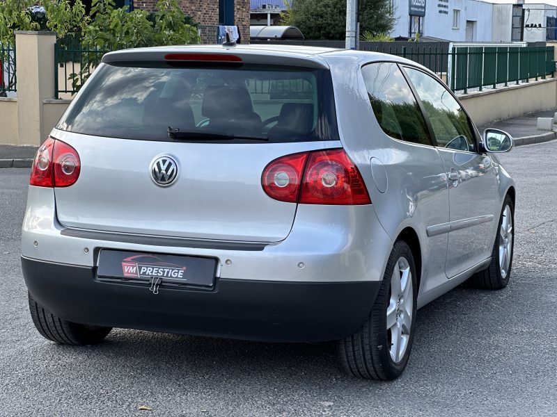 VOLKSWAGEN GOLF 5 2005