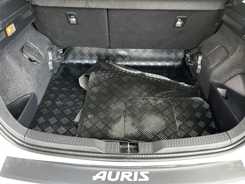 TOYOTA AURIS 2014