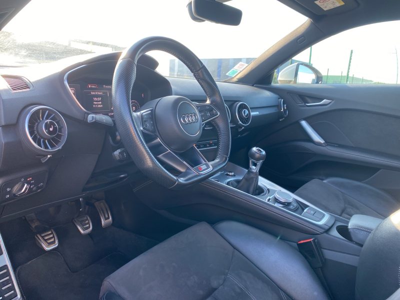 AUDI TT S LINE 2.0 L TFSI 230 ch