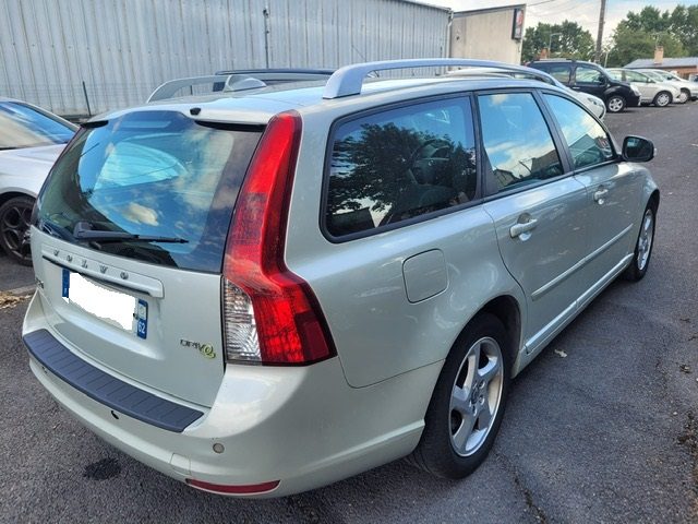 VOLVO  V50 2011