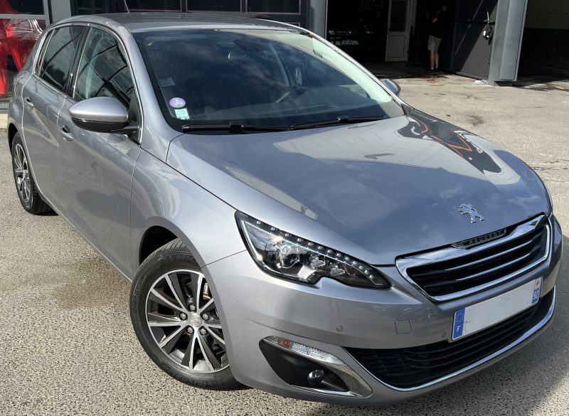 PEUGEOT 308 II ALLURE 1.2 130 BOITE AUTOMATIQUE GPS CAMERA RECUL CRIT AIR 1 54 400 Kms Garantie 1 an