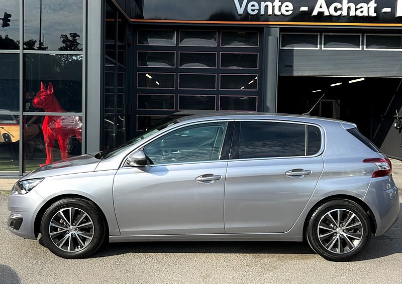 PEUGEOT 308 II ALLURE 1.2 130 BOITE AUTOMATIQUE GPS CAMERA RECUL CRIT AIR 1 54 400 Kms Garantie 1 an