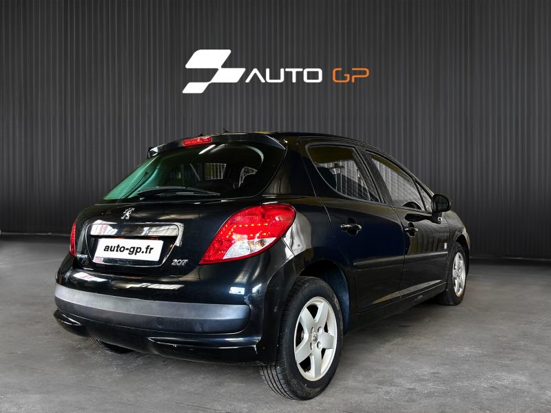 PEUGEOT 207 2010