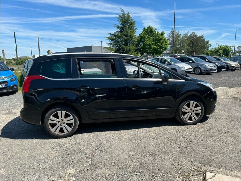 PEUGEOT 5008 2010