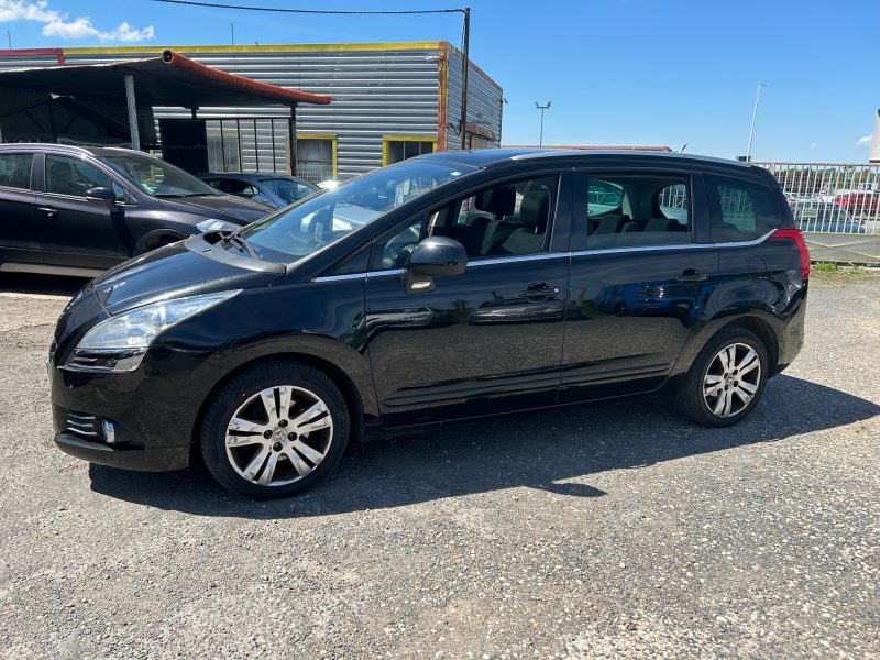 PEUGEOT 5008 2010