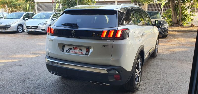 Peugeot 3008 II 2.0l BlueHDi GT 177ch EAT 8, *Suréquipée*, *Cockpit*