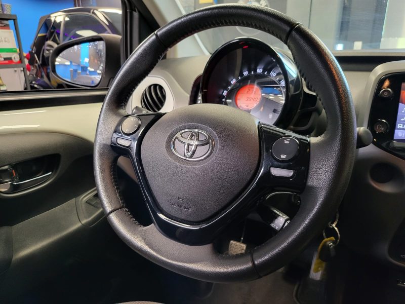 TOYOTA AYGO 1.0 72cv XPLAY CAMERA DE RECUL / CARPLAY / CLIMATISATION