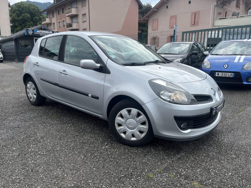 RENAULT CLIO III 1.6i 110CV BVA