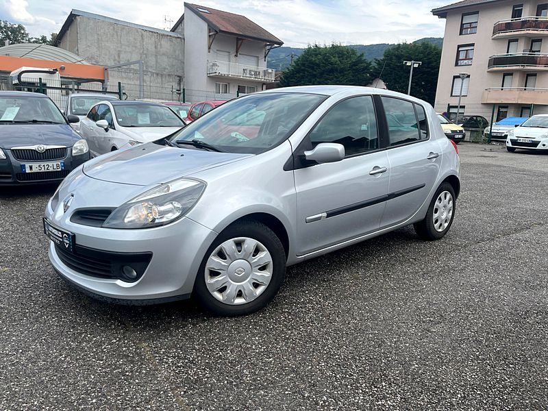 RENAULT CLIO III 1.6i 110CV BVA