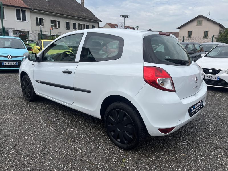 RENAULT CLIO III 1.2i 75CV YAHOO