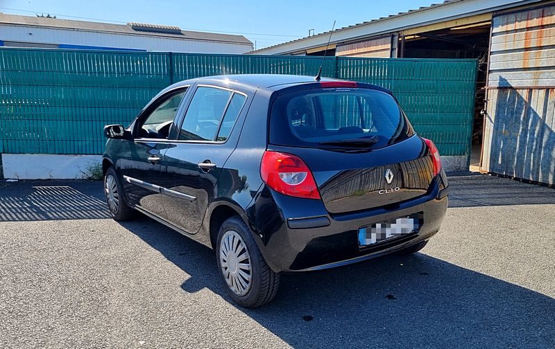 RENAULT CLIO 1.2 16V 75 eco2 Authentique