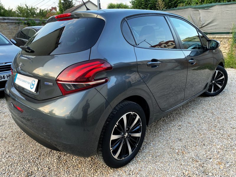 PEUGEOT 208 2016