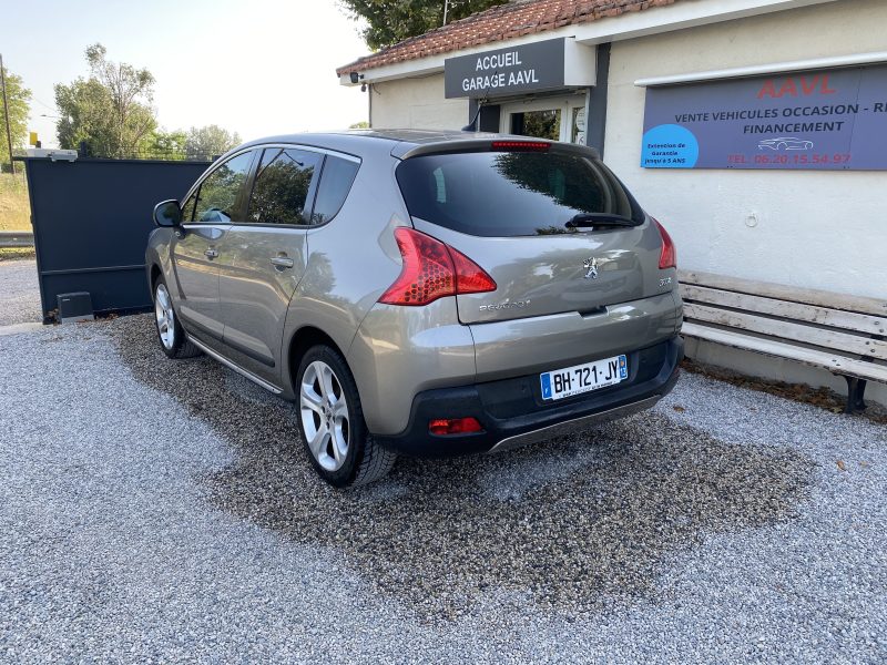 PEUGEOT 3008  2011