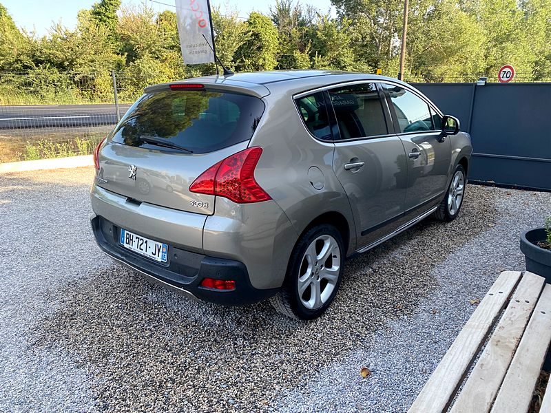 PEUGEOT 3008  2011