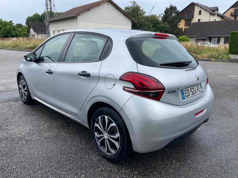 PEUGEOT 208  2016