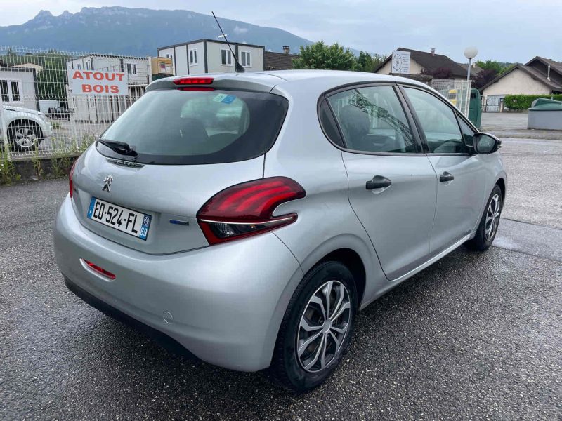 PEUGEOT 208  2016