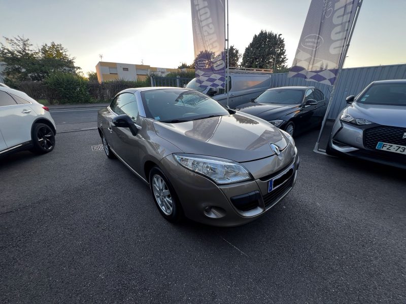 RENAULT MEGANE CC 2011