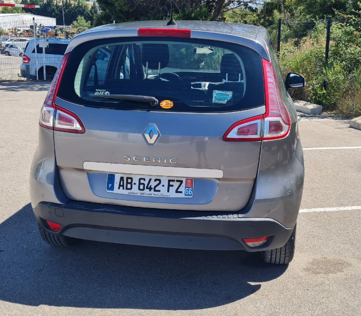 RENAULT SCenic III carminat 2009