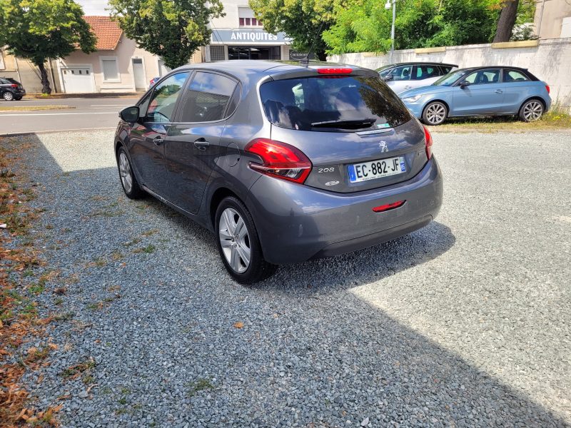 PEUGEOT 208 1.6 BlueHDi 75ch Style 