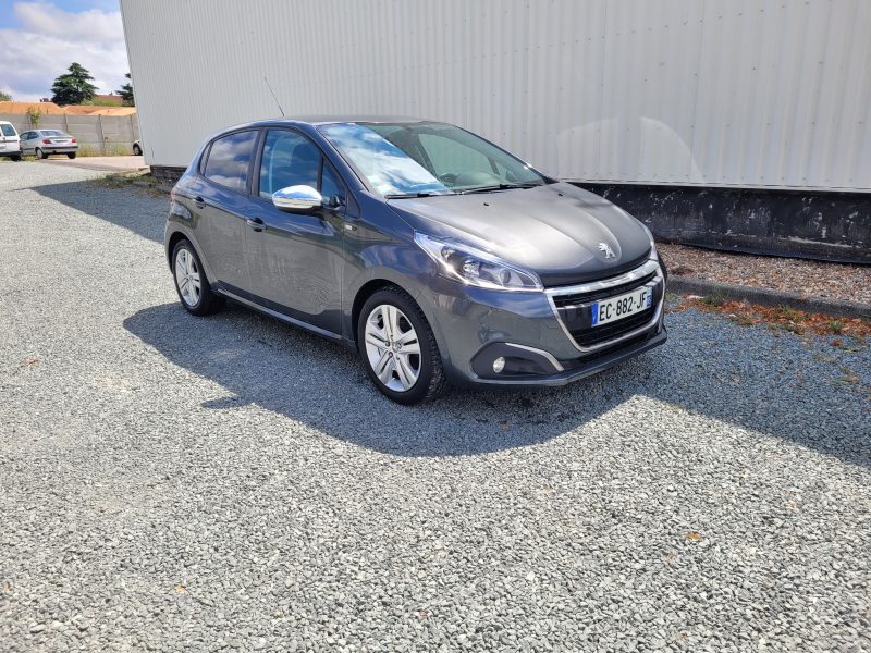 PEUGEOT 208 1.6 BlueHDi 75ch Style 