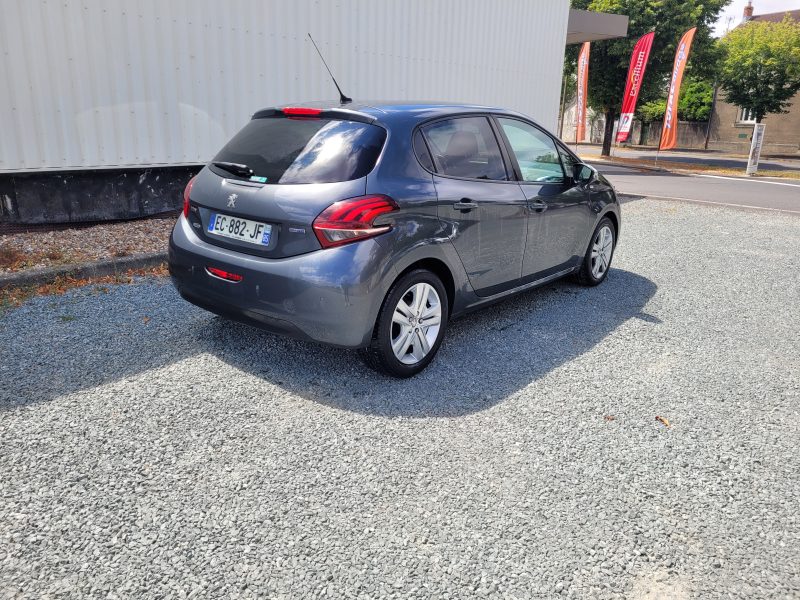 PEUGEOT 208 1.6 BlueHDi 75ch Style 