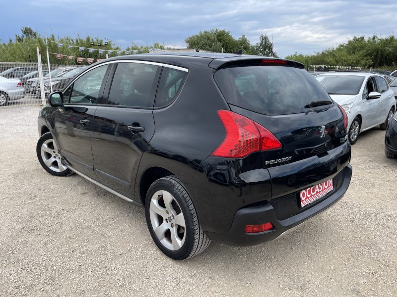 PEUGEOT 3008 2011