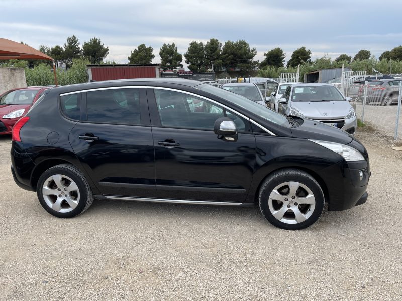 PEUGEOT 3008 2011