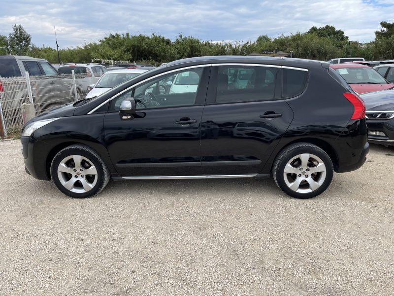 PEUGEOT 3008 2011