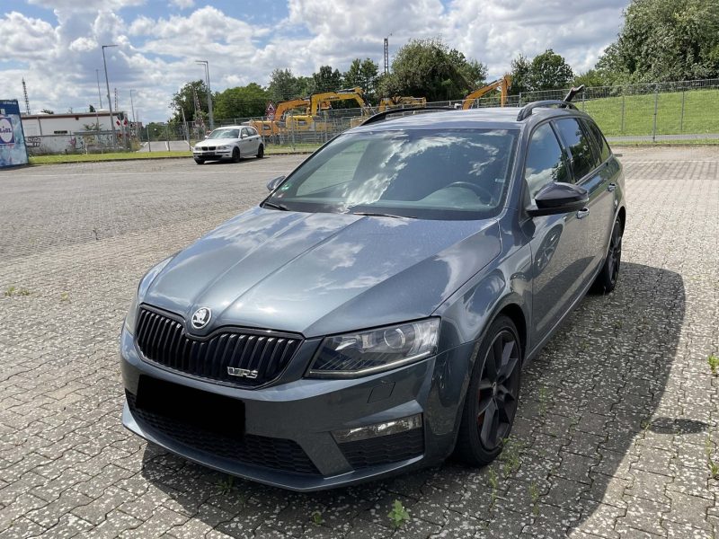 Skoda Octavia COMBI COMBI 2.0 TSI 220 RS DSG*1°Main*GPS*LED*