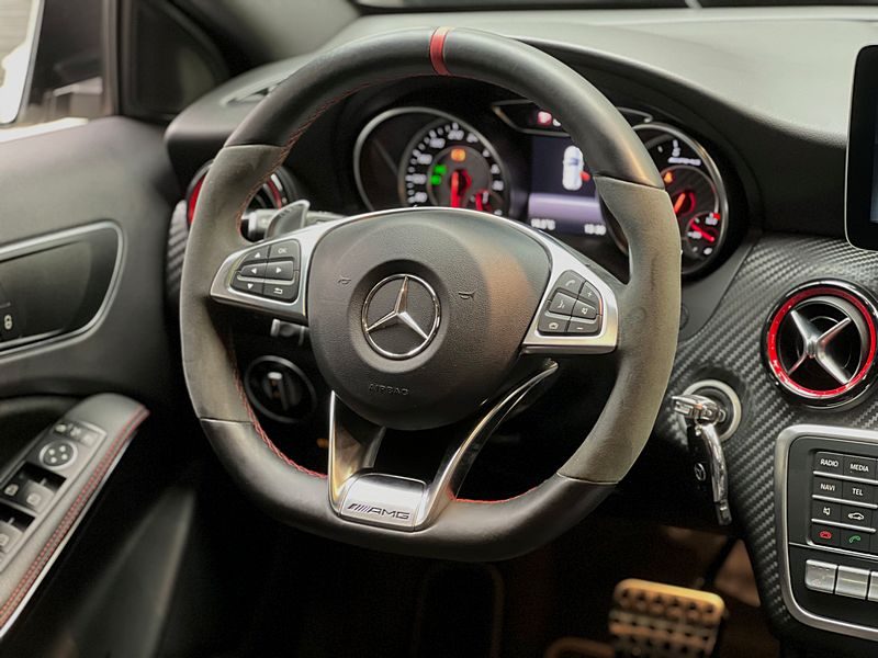 MERCEDES CLASSE A 45 AMG 381CH PERFORMANCE 4MATIC